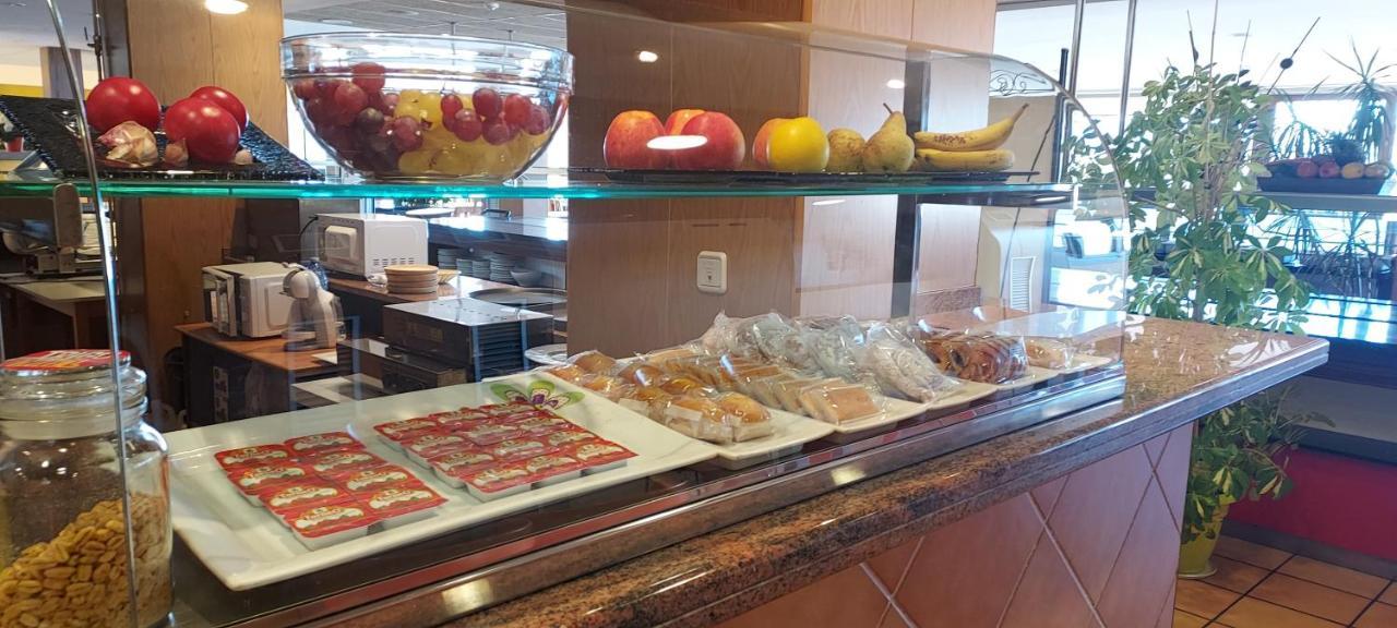 Hotel Font Del Pla La Jonquera Ngoại thất bức ảnh