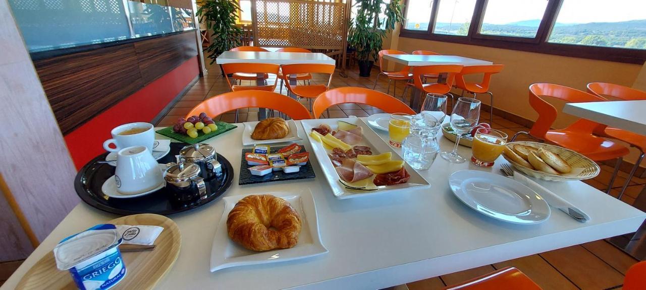 Hotel Font Del Pla La Jonquera Ngoại thất bức ảnh