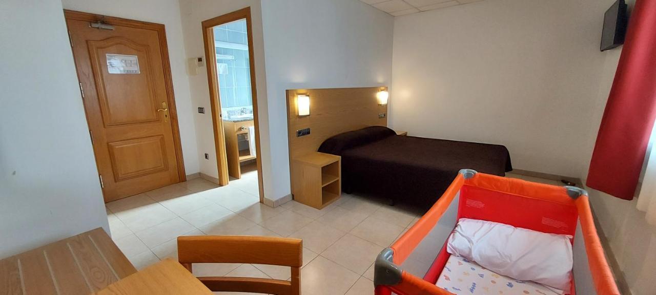 Hotel Font Del Pla La Jonquera Ngoại thất bức ảnh