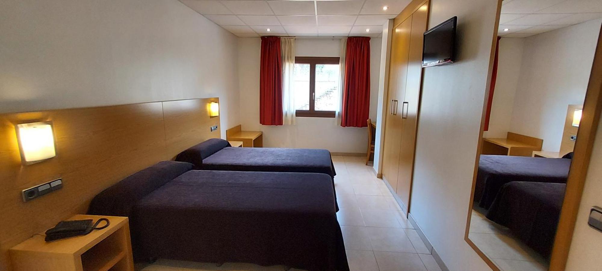 Hotel Font Del Pla La Jonquera Ngoại thất bức ảnh