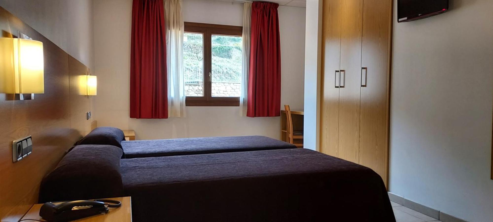 Hotel Font Del Pla La Jonquera Ngoại thất bức ảnh