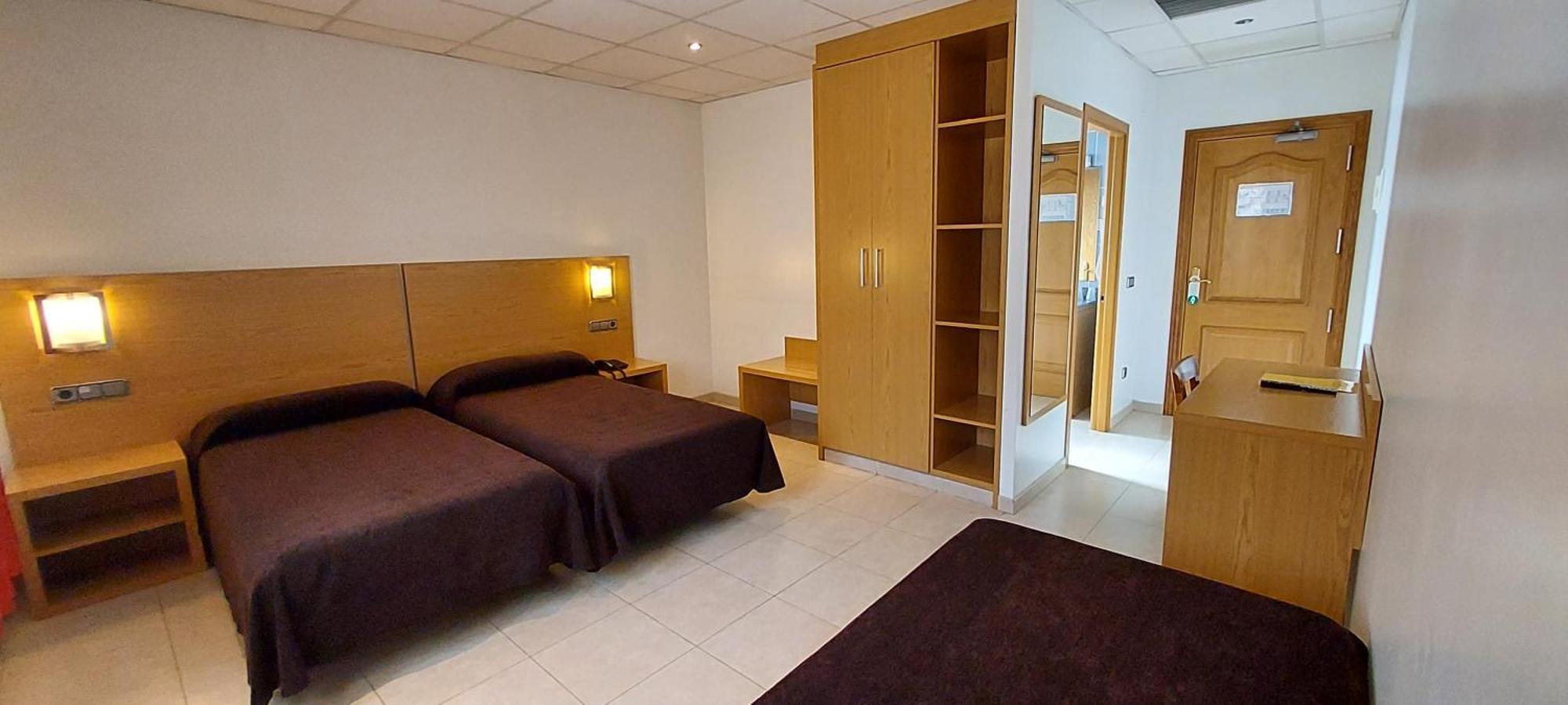 Hotel Font Del Pla La Jonquera Ngoại thất bức ảnh