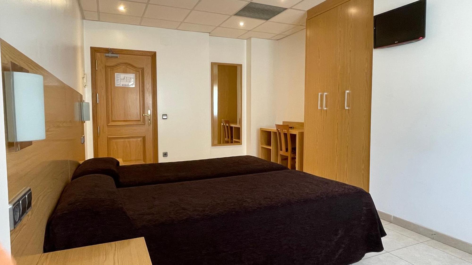 Hotel Font Del Pla La Jonquera Ngoại thất bức ảnh